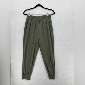 VUORI WOMEN'S VILLA JOGGER ARMY MEDIUM VW493